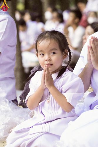 ภาพ No.106216:พิธีต้อนรับพระธรรมยาตรา ชุด 2 ในโครงการธรรมยาตรากตัญญูบูชา มหาปูชนียาจารย์  พระมงคลเทพมุนี(สด จนฺทสโร) พระผู้ปราบมาร  อนุสรณ์สถาน 7 แห่ง ปีที่ 12  วันที่ 3 มกราคม พ.ศ. 2567  ณ อนุสรณ์สถานโลตัสแลนด์ จ.สุพรรณบุรี