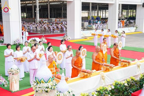 ภาพ No.316732:วันอาทิตย์ที่ 29 มีนาคม พ.ศ. 2569 พิธีทอดผ้าบังสุกุลและพิธีชำระร่าง โยมพ่อณรงค์ จินตมากุล  สิริอายุ 99 ปี 11 เดือน โยมบิดา พระครูปลัดรัตนวีรวัฒน์ (รังสฤษดิ์ อิทฺธิจินตโก) ที่ปรึกษาเจ้าคณะจังหวัดปทุมธานี เจ้าอาวาสวัดพระธรรมกาย  ณ ฌาปนสถานชั่วคราว ทางเข้า 