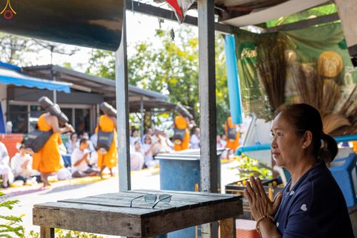 ภาพ No.290461:วันที่ 7 มกราคม พ.ศ. 2569 พิธีต้อนรับพระธรรมยาตรา ณ อนุสรณ์สถานลำดับที่ 2  สถานที่ตั้งมโนปณิธานบวชตลอดชีวิต อนุสรณ์สถานคลองบางนางแท่น (ภาพชุดที่ 2) อ.สามพราน จ.นครปฐม ในโครงการธรรมยาตรา กตัญญูบูชา มหาปูชนียาจารย์ พระมงคลเทพมุนี(สด จนฺทสโร) พระผู้ปราบมาร 