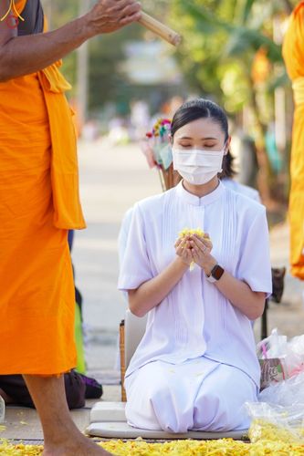 ภาพ No.70753:พิธีต้อนรับพระธรรมยาตรา ในโครงการธรรมยาตรากตัญญูบูชา มหาปูชนียาจารย์ พระมงคลเทพมุนี(สด จนฺทสโร) พระผู้ปราบมาร อนุสรณ์สถาน 7 แห่ง ปีที่ 11 วันที่ 14 มกราคม พ.ศ. 2566 ณ อนุสรณ์สถานลำดับที่ 3 สถานที่เกิดในเพศสมณะ วัดสองพี่น้อง อ.สองพี่น้อง จ.สุพรรณบุรี