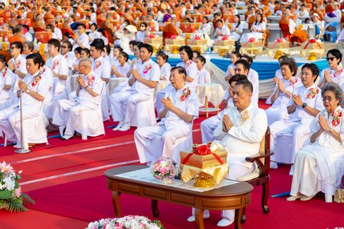 ภาพ No.325024:วันที่ 22 เมษายน พ.ศ.2569 (วันคุ้มครองโลก) พิธีถวายมหาสังฆทาน 40,000 กว่าวัดทั่วประเทศ (ชุดที่ 2) ณ ลานธรรม พระมหาธรรมกายเจดีย์ วัดพระธรรมกาย