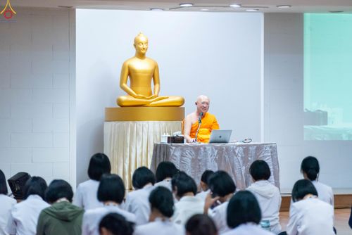 ภาพ No.319982:วันที่ 6 เมษายน พ.ศ.2569 ทีมจัดภัตตาหารประชุมเตรียมงานถวายมหาสังฆทาน 40,000 กว่าวัดทั่วประเทศ บูชาธรรม 82 ปี หลวงพ่อธัมมชโย