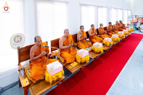 ภาพ No.336263:วันจันทร์ที่ 22 มิถุนายน พ.ศ.2569 พิธีอัญเชิญพระธรรมกาย และบรรจุพระบรมสารีริกธาตุ  ภายในเกศดอกบัวตูม องค์พระประธาน ณ อาคารสมปรารถนา วัดกลางธนรินทร์ ต.บ้านแป้ง อ.พรหมบุรี จ.สิงห์บุรี