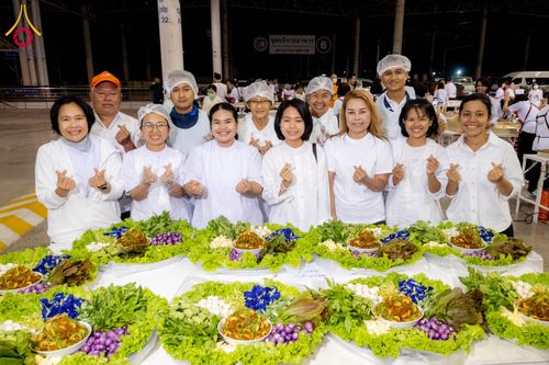 ภาพ No.306133:วันที่ 30 มกราคม พ.ศ. 2569 พิธีถวายภัตตาหารเป็นสังฆทาน แด่พระธรรมยาตรา ณ วัดพระธรรมกาย  จังหวัดปทุมธานี ในโครงการธรรมยาตรา กตัญญูบูชา มหาปูชนียาจารย์ พระมงคลเทพมุนี(สด จนฺทสโร) พระผู้ปราบมาร อนุสรณ์สถาน 7 แห่ง ปีที่ 14