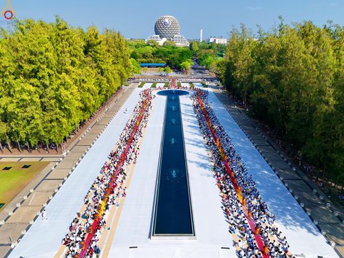 ภาพ No.305874:วันที่ 25 มกราคม พ.ศ. 2569 พิธีต้อนรับพระธรรมยาตรา วัดพระธรรมกาย(ภาพชุดที่ 3) ในโครงการธรรมยาตรา กตัญญูบูชา มหาปูชนียาจารย์ พระมงคลเทพมุนี(สด จนฺทสโร) พระผู้ปราบมาร อนุสรณ์สถาน 7 แห่ง ปีที่ 14