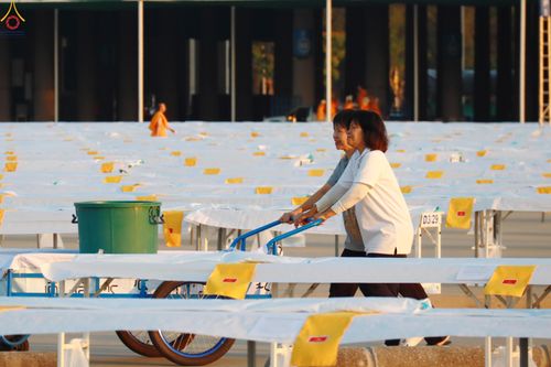 ภาพ No.321532:วันที่ 9-10 เมษายน พ.ศ.2569 การเตรียมงาน มัดถุงน้ำ ถ่วงขาโต๊ะไทยธรรม เพื่องานถวายมหาสังฆทาน 40,000 กว่าวัดทั่วประเทศ วันคุ้มครองโลก 22 เมษายน พ.ศ.2569 วัดพระธรรมกาย