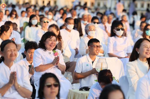 ภาพ No.293959:วันที่ 14 มกราคม พ.ศ. 2569 พิธีจุดประทีปถวายเป็นพุทธบูชา และบูชาธรรมมหาปูชนียาจารย์  ณ วัดสองพี่น้อง ต.ต้นตาล อ.สองพี่น้อง จ.สุพรรณบุรี ในโครงการธรรมยาตรา กตัญญูบูชา มหาปูชนียาจารย์ พระมงคลเทพมุนี(สด จนฺทสโร) พระผู้ปราบมาร อนุสรณ์สถาน 7 แห่ง ปีที่ 14