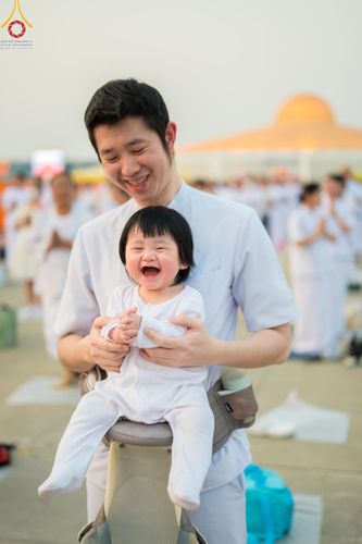 ภาพ No.122052:พิธีจุดประทีปถวายเป็นพุทธบูชา และบูชาธรรมมหาปูชนียาจารย์ พระมงคลเทพมุนี(สด จนฺทสโร) ในโครงการธรรมยาตรา กตัญญูบูชา มหาปูชนียาจารย์ พระมงคลเทพมุนี(สด จนฺทสโร) พระผู้ปราบมาร อนุสรณ์สถาน 7 แห่ง ปีที่ 12 วันที่ 31 มกราคม พ.ศ. 2567 ณ วัดพระธรรมกาย จ.ปทุมธานี
