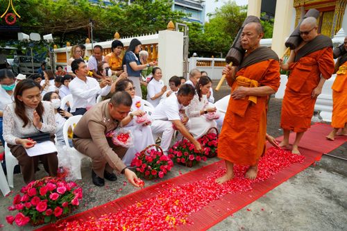 ภาพ No.128275:พิธีอัญเชิญพระบรมสารีริกธาตุ " ใจกลางเมืองนครหาดใหญ่ " เพื่อประดิษฐาน ณ มหารัตนเจดีย์สิริปทุมสวรรค์ (เจดีย์อริยพุทธะ 5 พระองค์) ศูนย์ปฏิบัติธรรมภาคใต้ อ.บางกล่ำ จ.สงขลา  วันที่ 9 มีนาคม พ.ศ.2567 (ชุดที่ 1)