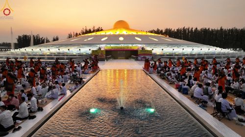 ภาพ No.202089:พิธีต้อนรับพระธรรมยาตรา ณ อนุสรณ์สถานลำดับที่ 7 สถานที่ขยายวิชชาธรรมกาย วัดพระธรรมกาย ต.คลองสาม อ.คลองหลวง จ.ปทุมธานี ในโครงการธรรมยาตรา กตัญญูบูชา มหาปูชนียาจารย์ พระมงคลเทพมุนี(สด จนฺทสโร) พระผู้ปราบมาร อนุสรณ์สถาน 7 แห่ง ปีที่ 13 วันที่ 26 มกราคม 2568