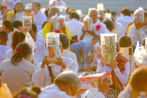 ภาพ No.193035:พิธีตักบาตรพระธรรมยาตรา ณ อนุสรณ์สถานคลองบางนางแท่น อ.สามพราน จ.นครปฐม ในโครงการธรรมยาตรา กตัญญูบูชา มหาปูชนียาจารย์ พระมงคลเทพมุนี(สด จนฺทสโร) พระผู้ปราบมาร อนุสรณ์สถาน 7 แห่ง ปีที่ 13 วันที่ 11 มกราคม พ.ศ.2568