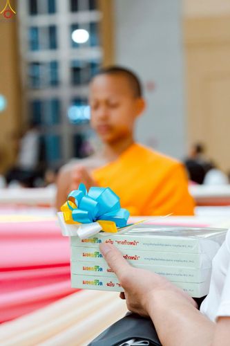 ภาพ No.225424:วันอาทิตย์ที่ 18 พฤษภาคม พ.ศ. 2568 พิธีร่วมบุญการศึกษา พระภิกษุ สามเณร ณ ห้องแก้วสารพัดนึก 2 วัดพระธรรมกาย