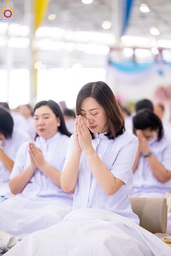 ภาพ No.159237:พิธีบูชาข้าวพระ ในวันอาทิตย์ต้นเดือน วันที่ 6 ตุลาคม พ.ศ. 2567 ณ สภาธรรมกายสากล วัดพระธรรมกาย