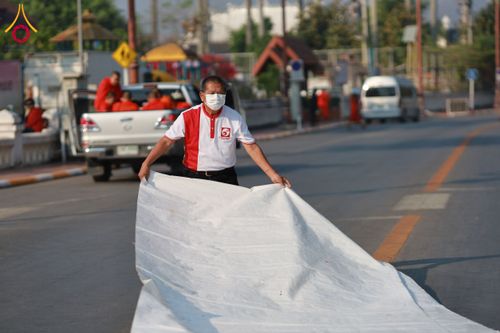 ภาพ No.208731:ตักบาตรพระ 1,743 รูป ครบรอบ 743 ปี นครน่าน ถวายเป็นพุทธบูชา น้อมบุญกุศลอุทิศให้บรรพบุรุษ วันอาทิตย์ ที่ 16 กุมภาพันธ์ พ.ศ. 2568 ณ ถนนคนเดินข่วงเมืองน่าน ต.ในเวียง อ.เมือง จ.น่าน