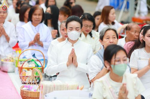 ภาพ No.126121:พิธีทำบุญเมืองนครราชสีมา ฉลอง 556 ปี ตักบาตรพระ 10,000 รูป ในวันเสาร์ที่ 2 มีนาคม พ.ศ.2567 ณ อนุสาวรีย์ท้าวสุรนารี จ.นครราชสีมา จัดโดย คณะสงฆ์จังหวัดนครราชสีมา ร่วมกับสำนักงานจังหวัดนครราชสีมา