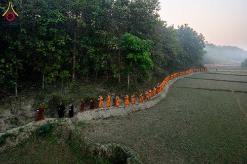 ภาพ No.131051:Photo Story ปฐมบรรพชาชาวพุทธมาร์มา Episode 4/5 วันที่ 13 กุมภาพันธ์พ.ศ. 2567 ณ วัดธัมจักร อรัญกุฏิ บังกลาเทศ