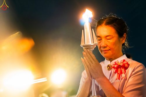ภาพ No.160660:พิธีจุดประทีป 20,000 ดวง บูชาพระมหาธรรมกายเจดีย์ และบูชาพระมงคลเทพมุนี (สด จนฺทสโร) พระผู้ปราบมาร ณ ลานธรรม พระมหาธรรมกายเจดีย์ วัดพระธรรมกาย จ.ปทุมธานี วันที่ 10 ตุลาคม พ.ศ. 2567