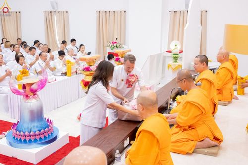 ภาพ No.234678:วันอาทิตย์ที่ 20 กรกฎาคม  พ.ศ.2568 พิธีทอดผ้าป่าภาคพื้นอเมริกา พิธีเจริญพระพุทธมนต์ ฉลองอาคารแก้วธรรมชัยรัตนอนันต์ วัดพระธรรมกายเทนเนสซี ประเทศสหรัฐอเมริกา