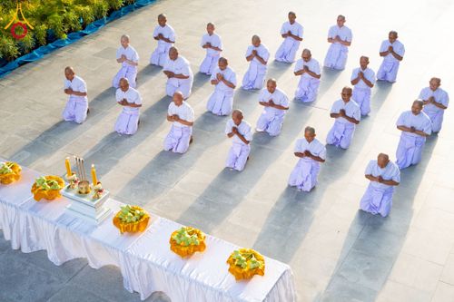 ภาพ No.244613:วันเสาร์ที่ 6 กันยายน พ.ศ. 2568 พิธีเวียนประทักษิณ และวันทาสีมาของนาคธรรมทายาท โครงการอุปสมบทหมู่บูชาธรรมครบรอบ 108 ปี วันครูผู้ค้นพบวิชชาธรรมกาย ณ โบสถ์พระไตรปิฎก วัดพระธรรมกาย