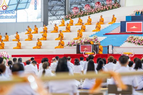 ภาพ No.99867:พิธีทอดผ้าป่า ต้นสมบัติจักรพรรดิ ในวันอาทิตย์ที่ 3 ธันวาคม พ.ศ. 2566 ณ สภาธรรมกายสากล วัดพระธรรมกาย จ.ปทุมธานี