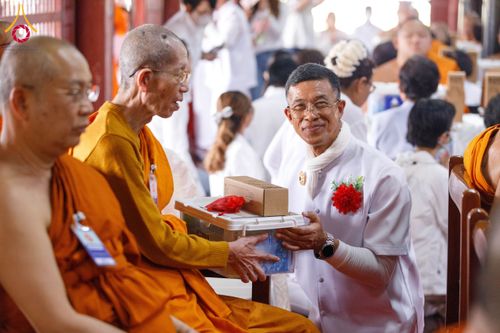 ภาพ No.202224:พิธีเจริญพระพุทธมนต์ ปฏิบัติธรรม มอบทุนการศึกษา ถวายสังฆทาน 108 วัด เพื่อถวายเป็นพุทธบูชา และขับเคลื่อนโครงการหมู่บ้านรักษาศีล 5 โดยคณะสงฆ์จังหวัดนครปฐม คณะศิษยานุศิษย์วัดพระธรรมกาย โครงการธรรมยาตรา ปีที่ 13 ณ วัดบางปลา อำเภอบางเลน จังหวัดนครปฐม