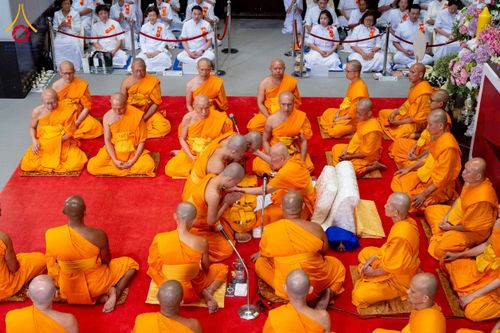 ภาพ No.223818:วันอาทิตย์ที่ 11 พฤษภาคม พ.ศ. 2568 พิธีอุปสมบทสามเณรเปรียญธรรมอุปสมบทอุทิศชีวิต 9 รูป อุบาสก 1 ท่าน ณ อุโบสถพระไตรปิฏกวัดพระธรรมกาย