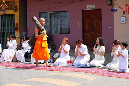 ภาพ No.129081:พระธรรมยาตราเดินธรรมยาตรา ณ ชุมชนรอบศูนย์ปฏิบัติธรรมภาคใต้ อ.บางกล่ำ จ.สงขลา วันที่ 10 มีนาคม พ.ศ. 2567