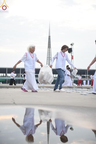 ภาพ No.158606:V.46 อาสาสมัครและเจ้าหน้าที่ทุกสถานะ ร่วมแรงร่วมใจรับบุญเตรียมงาน เก็บงาน งานบุญในเดือนกันยายน พ.ศ. 2567 ณ วัดพระธรรมกาย