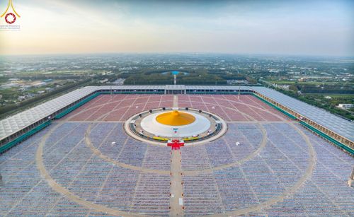 ภาพ No.221638:วันอังคารที่ 22 เมษายน พ.ศ. 2568 ภาพพิธีถวายมหาสังฆทานคณะสงฆ์ 40,000 กว่าวัดทั่วประเทศ เนื่องในวันคุ้มครองโลก ชุดที่ 2 (ปลื้มให้สมการรอคอย) ณ ลานธรรมพระมหาธรรมกายเจดีย์ วัดพระธรรมกาย