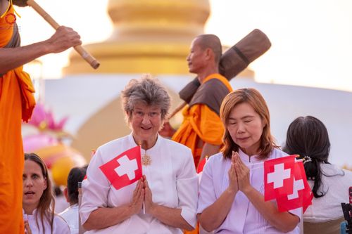 ภาพ No.198213:พิธีต้อนรับพระธรรมยาตรา ณ อนุสรณ์สถานลำดับที่ 5 สถานที่เผยแผ่วิชชาธรรมกายครั้งแรก อนุสรณ์สถานบางปลา วัดบางปลา อำเภอบางเลน จังหวัดนครปฐม ในโครงการธรรมยาตรา กตัญญูบูชา มหาปูชนียาจารย์ พระมงคลเทพมุนี(สด จนฺทสโร) พระผู้ปราบมาร ปีที่ 13 วัน 19 มกราคม พ.ศ.2568