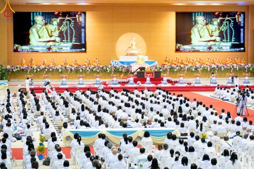 ภาพ No.154350:พิธีบูชาครูผู้ค้นพบวิชชาธรรมกาย ณ สภาธรรมกายสากล วัดพระธรรมกาย วันอังคารที่ 17 กันยายน พ.ศ. 2567
