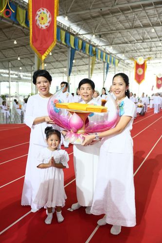ภาพ No.150174:พิธีทอดผ้าป่าสมทบกฐินวัดพระธรรมกาย และสมทบกฐิน 30,000 วัดทั่วไทย ครั้งที่ 1 เนื่องในวันธรรมชัย 27 สิงหาคม พ.ศ.2567 ณ สภาธรรมกายสากล วัดพระธรรมกาย