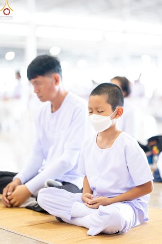 ภาพ No.89521:พิธีตักบาตร ข้าวสารอาหารแห้ง พิธีบูชาข้าวพระ และพิธีจุดเทียนใจ ไฟนิรันดร์  อนันตชัย ณ สภาธรรมกายสากล วัดพระธรรมกาย วันอาทิตย์ที่ 1 ตุลาคม พ.ศ. 2566