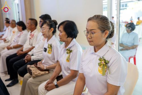 ภาพ No.212508:วันเสาร์ที่ 22 มีนาคม พ.ศ. 2568 พิธีถวายสังฆทานแด่คณะสงฆ์ 323 วัด ปีที่ 21 ครั้งที่ 175 พิธีมอบกองทุนหนุนแรงใจช่วยครูใต้ ปีที่ 18 ครั้งที่ 139 และพิธีทำบุญอุทิศส่วนกุศลให้ผู้วายชนม์ ณ ศูนย์ปฏิบัติธรรมภาคใต้ อำเภอบางกล่ำ จังหวัดสงขลา