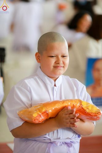 ภาพ No.133985:พิธีขอขมามอบผ้าไตร โครงการบรรพชาสามเณร ศูนย์อบรมวัดพระธรรมกาย ณ วัดพระธรรมกาย วันเสาร์ที่ 6 เมษายน พ.ศ. 2567