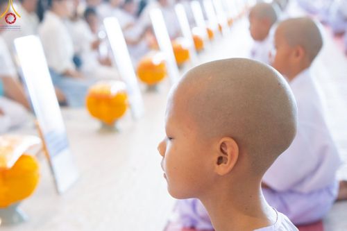 ภาพ No.215029:วันเสาร์ที่ 5 เมษายน พ.ศ. 2568 พิธีเวียนประทักษิณรอบพระมหาธรรมกายเจดีย์  พิธีวันทาเจดีย์ พิธีขอขมาและมอบผ้าไตร ในโครงการบรรพชาสามเณรฟื้นฟูพระพุทธศาสนาทั่วไทย , โครงการหน่อแก้วเปรียญธรรม รุ่นที่ 13 ,  โครงการสามเณรยุวธรรมทายาท รุ่นที่ 33 , โครงการสามเณรมั