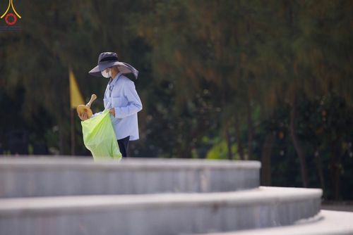 ภาพ No.109413:V.7 พลังใจ การเตรียมงาน เก็บงาน การรับบุญของเจ้าหน้าที่หน่วยงานต่างๆ เพื่อโครงการธรรมยาตรา กตัญญูบูชามหาปูชนียาจารย์ พระมงคลเทพมุนี (สด จนฺทสโร) พระผู้ปราบมาร อนุสรณ์สถาน 7 แห่ง ปีที่ 12 ระหว่างวันที่ 2 - 31 มกราคม พ.ศ.2567