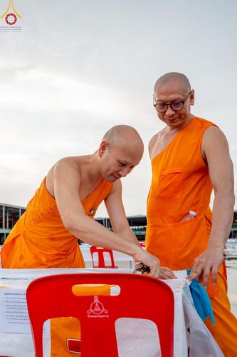 ภาพ No.218700:วันพฤหัสบดีที่ 17 เมษายน พ.ศ. 2568 การเตรียมงานในลานธรรม , สภาธรรมกายสากล , วิหารคด  เพื่องานวันคุ้มครองโลก 22 เมษายน พ.ศ. 2568