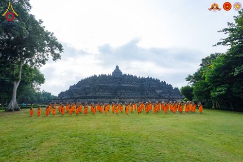 ภาพ No.280073:วันที่ 31 ธันวาคม พ.ศ. 2568 เดินธรรมยาตราที่บรมพุทธโธ อินโดนีเซีย