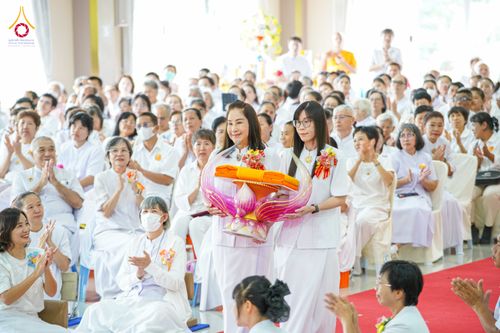 ภาพ No.346570:วันอาทิตย์ที่ 30 สิงหาคม พ.ศ.2569 พิธีทอดผ้าป่า สวดธรรมจักรกัปปวัตนสูตรกลั่นแผ่นดินโปรยรัตนชาติ  สถาปนาองค์พระเจดีย์เพื่อสร้างสันติภาพโลก  ณ ศูนย์ปฏิบัติธรรมพนมสารคาม (เพชรตะวัน) จังหวัดฉะเชิงเทรา