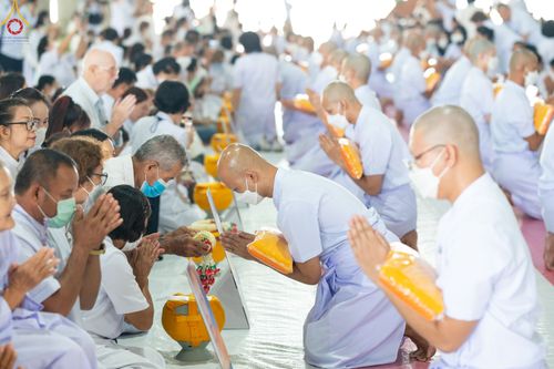 ภาพ No.84154:พิธีเวียนประทักษิณ พิธีวันทาเจดีย์ พิธีขอขมา และมอบผ้าไตร  ในโครงการบรรพชาอุปสมบทหมู่ธรรมทายาทรุ่นเข้าพรรษา และโครงการบรรพชาสามเณรโรงเรียนนานาชาติ รุ่นที่12 ในวันเสาร์ที่ 22 กรกฎาคม พ.ศ. 2566