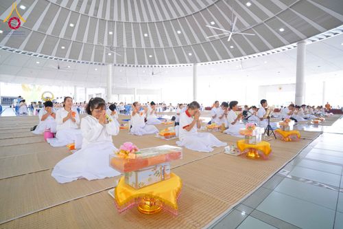 ภาพ No.322832:วันที่ 18 เมษายน พ.ศ. 2569 พิธีถวายภัตตาหารเมนูสวรรค์ เพื่อการบรรลุธรรม ณ หอฉันคุณยายอาจารย์ฯ วัดพระธรรมกาย