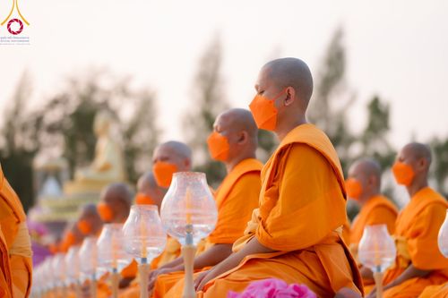 ภาพ No.109582:พิธีจุดประทีปถวายเป็นพุทธบูชา และบูชาธรรมมหาปูชนียาจารย์ วันที่ 10 มกราคม พ.ศ. 2567 ณ อนุสรณ์สถานคลองบางนางแท่น อ.สามพราน จ.นครปฐม