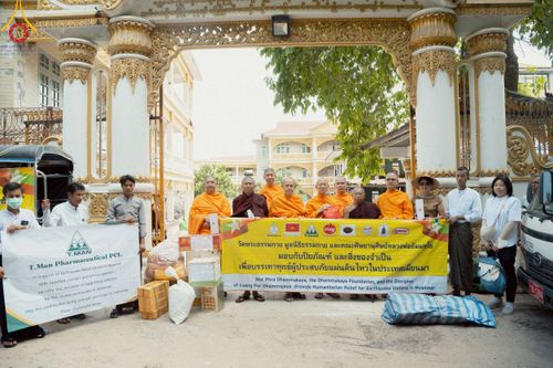 ภาพ No.220313:วันที่ 17 เมษายน พ.ศ. 2568 ผู้แทนวัดพระธรรมกาย ลงพื้นที่เยียวยา ซับน้ำตาเหยื่อแผ่นดินไหวมัณฑะเลย์