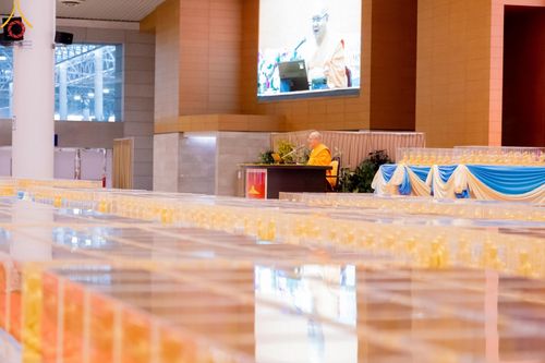 ภาพ No.159485:สัมมนาพิเศษและพิธีมอบองค์พระธรรมกาย 2,000 องค์ ณ ห้องแก้วสารพัดนึก 1 วัดพระธรรมกาย วันอาทิตย์ต้นเดือนที่ 6 ตุลาคม พ.ศ. 2567