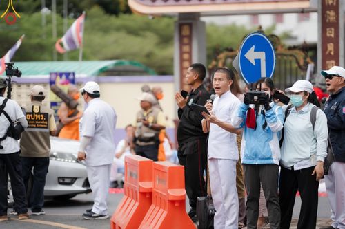 ภาพ No.130012:V.34 เพื่อธรรมเพื่อบางกล่ำ การรับบุญของเจ้าหน้าที่หน่วยงานต่างๆ  เพื่องานธรรมยาตราอัญเชิญพระบรมสารีริกธาตุ ประดิษฐาน ณ มหารัตนเจดีย์สิริปทุมสวรรค์ (เจดีย์อริยพุทธะ 5 พระองค์) ณ ศูนย์ปฏิบัติธรรมภาคใต้ อ.บางกล่ำ จ.สงขลา ระหว่างวันที่ 9-10 มีนาคม พ.ศ. 2567