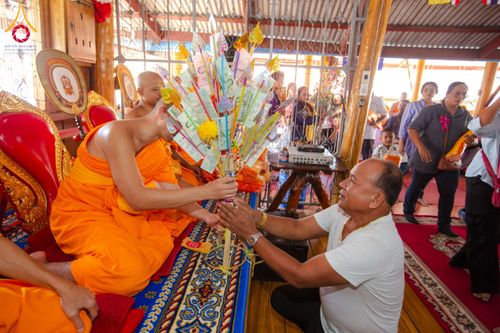 ภาพ No.173217:พิธีทอดกฐิน วัดช้างใหญ่ จ.พระนครศรีอยุธยา ในโครงการกฐินสามัคคีทั่วไทย 30,000 วัด บูชาธรรม 80 ปี หลวงพ่อธัมมชโย โดยคณะศิษยานุศิษย์วัดพระธรรมกาย วันที่ 2 พฤศจิกายน พ.ศ. 2567