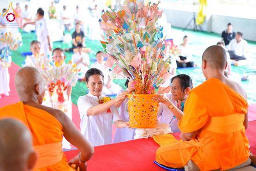 ภาพ No.164745:พิธีทอดกฐิน ณ ธุดงคสถานเขาย้อย เพชรบุรี สร้างอาคารปฏิบัติธรรม พระมงคลเทพมุนี(สด จนฺทสโร) ตำบลสระพัง อำเภอเขาย้อย จังหวัดเพชรบุรี วันอาทิตย์ ที่ 20 ตุลาคม พ.ศ. 2567