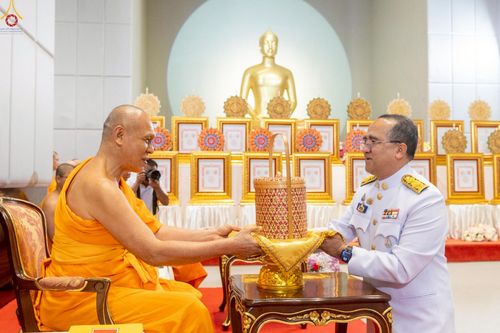 ภาพ No.230945:วันอังคารที่ 1 กรกฎาคม พ.ศ. 2568 ผู้ว่าราชการจังหวัดปทุมธานี เป็นประธานพิธีต้อนรับ สัญญาบัตร พัดยศ พระครูสัญญาบัตรสายต่างประเทศ วัดพระธรรมกาย ประจำปี พ.ศ. 2568 จำนวน 19 รูป