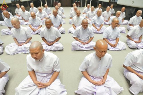 ภาพ No.199678:โครงการอุปสมบทหมู่บูชาธรรม 116 ปี คุณยายอาจารย์มหารัตนอุบาสิกาจันทร์ ขนนกยูง โครงการอุปสมบทหมู่ธรรมทายาท ระดับอุดมศึกษา รุ่นที่ 51 ภาคฤดูหนาว  ณ โบสถ์พระไตรปิฏก วัดพระธรรมกาย จ.ปทุมธานี  วันที่ 11 มกราคม พ.ศ. 2568 โดยมีพระครูปลัดรัตนวีรวัฒน์ เจ้าอาวาสวัด